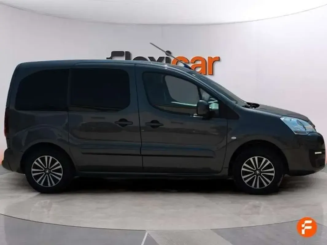 Usado Peugeot TePee Active 99 CV (72 kW) 2017 Gris Van