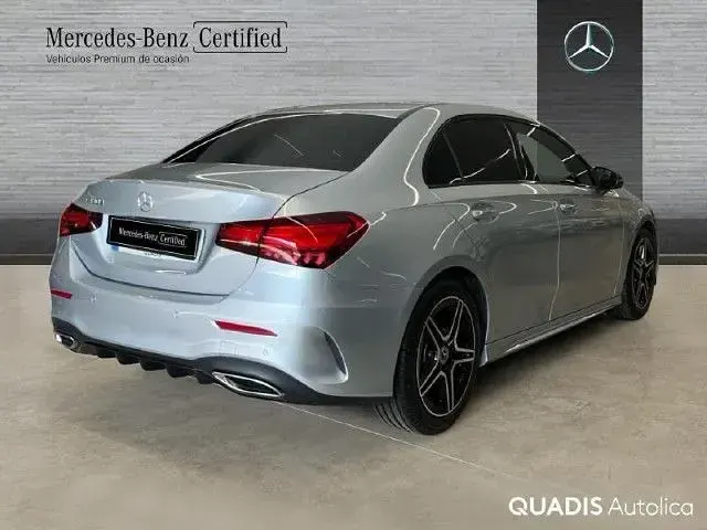 Usado Mercedes A180 116 CV (85 kW) 2025 Plata hightech
