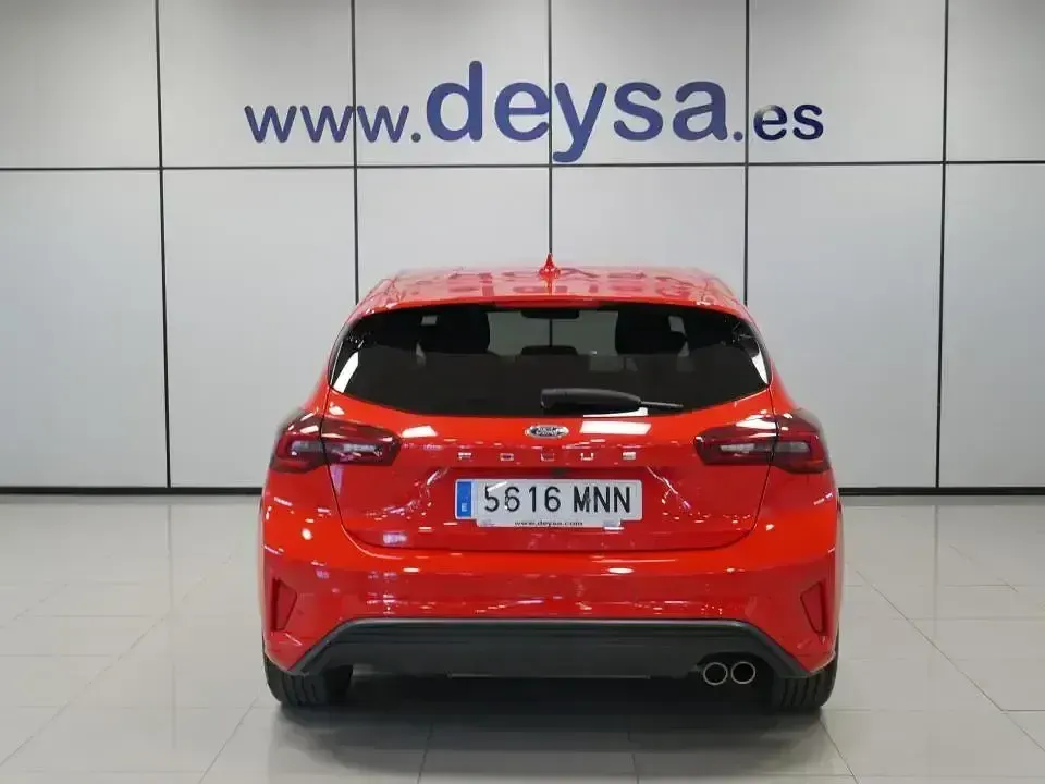 Usado Ford Focus ST-Line 125 CV (91 kW) 2024 Rojo Berlina
