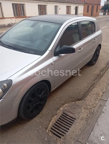 Usado Opel Astra Cosmo 150 CV (110 kW) 2005 Gris / plata Berlina