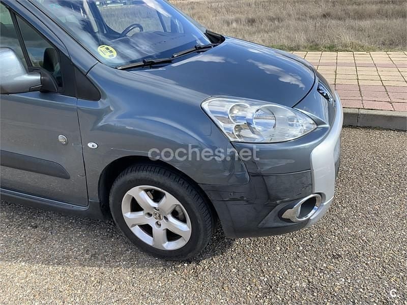 Usado Peugeot Partner Tepee Outdoor 90 CV (66 kW) 2010 Azul Monovolumen