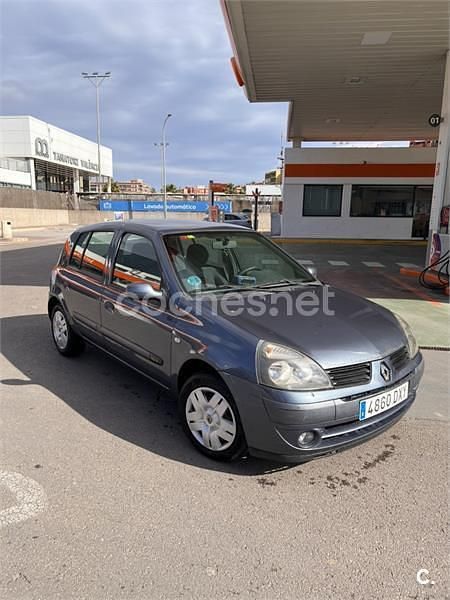 Usado Renault Clio II Authentique 75 CV (55 kW) 2006 Azul Berlina
