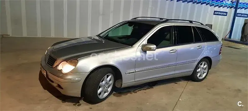 Usado Mercedes C270 Elegance 170 CV (125 kW) 2003 Gris / plata Familiar