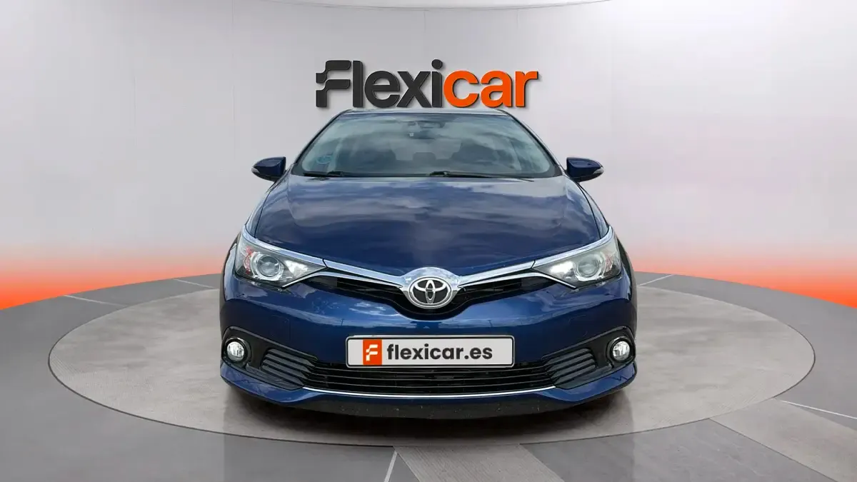 Usado Toyota Auris Active 116 CV (85 kW) 2017 Azul Berlina