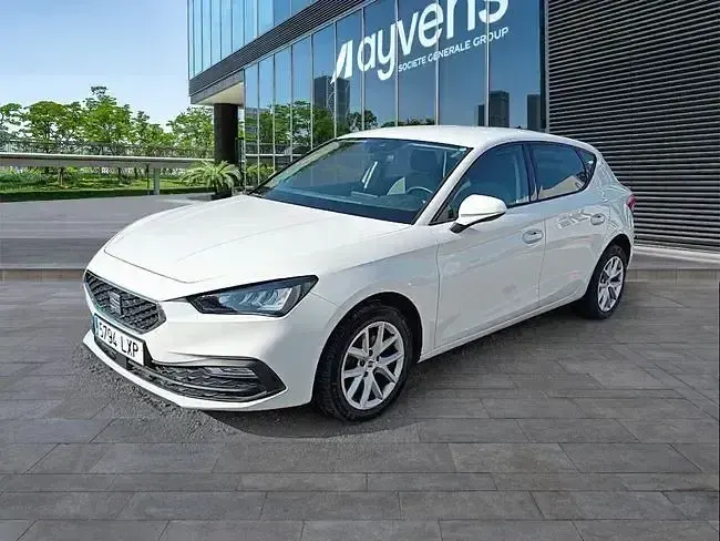 Usado Seat Leon Style 116 CV (85 kW) 2022 Blanco Utilitario