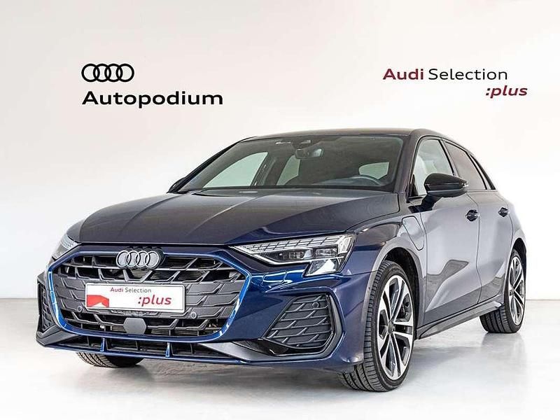 Azul Usado 2024 Audi A3 Sportback e-tron Utilitario | 43.300 € - Imagen 1/4