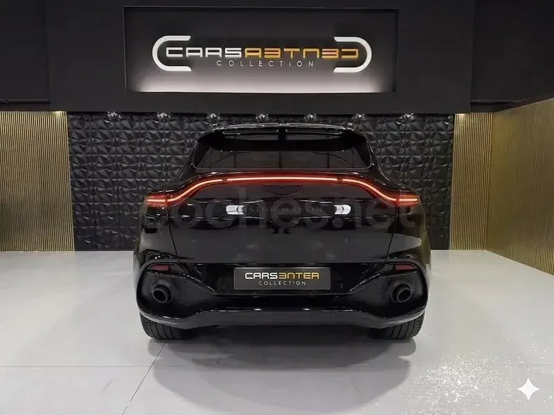 Usado Aston Martin DBX 550 CV (404 kW) 2021 Negro SUV