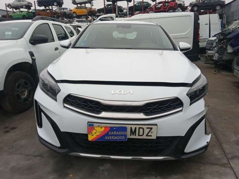 Blanco Usado 2023 Kia XCeed SUV | 9900 € - Imagen 1/4