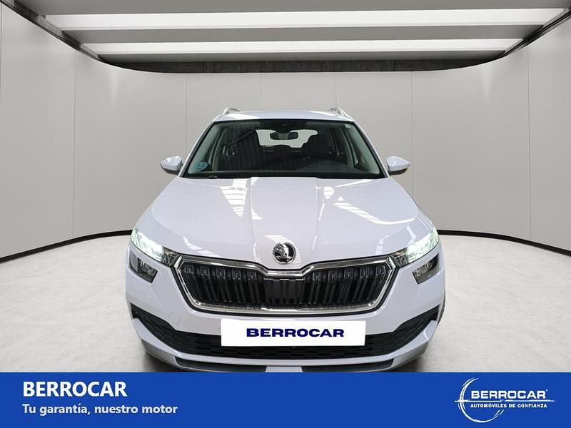 Usado Skoda Kamiq Ambition 110 CV (80 kW) 2021 Blanco SUV