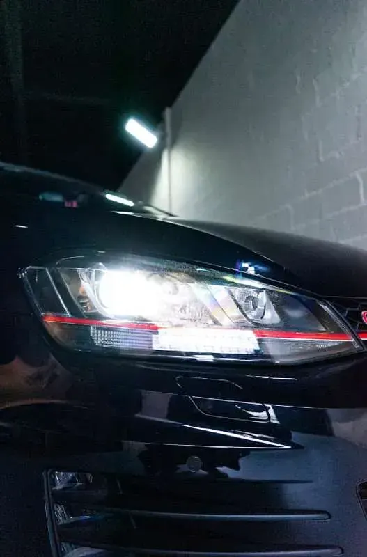 Usado VW Golf VII GTI 230 CV (169 kW) 2016 Negro Utilitario
