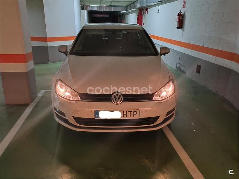 Usado VW Golf VII 105 CV (77 kW) 2013 Blanco Berlina