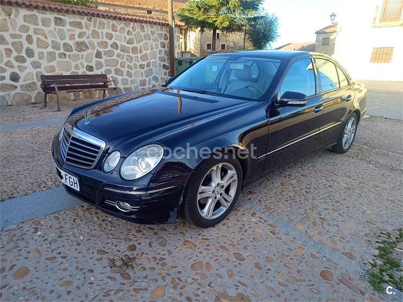 Usado Mercedes E280 Avantgarde 190 CV (139 kW) 2006 Azul Berlina