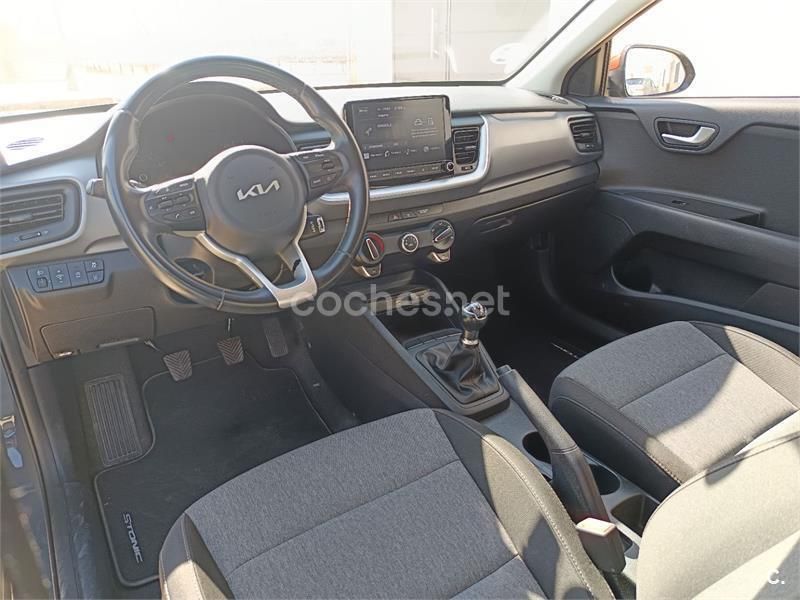 Gris / plata Usado 2023 Kia Stonic SUV | 12.500 € (Super precio) - Imagen 1/4