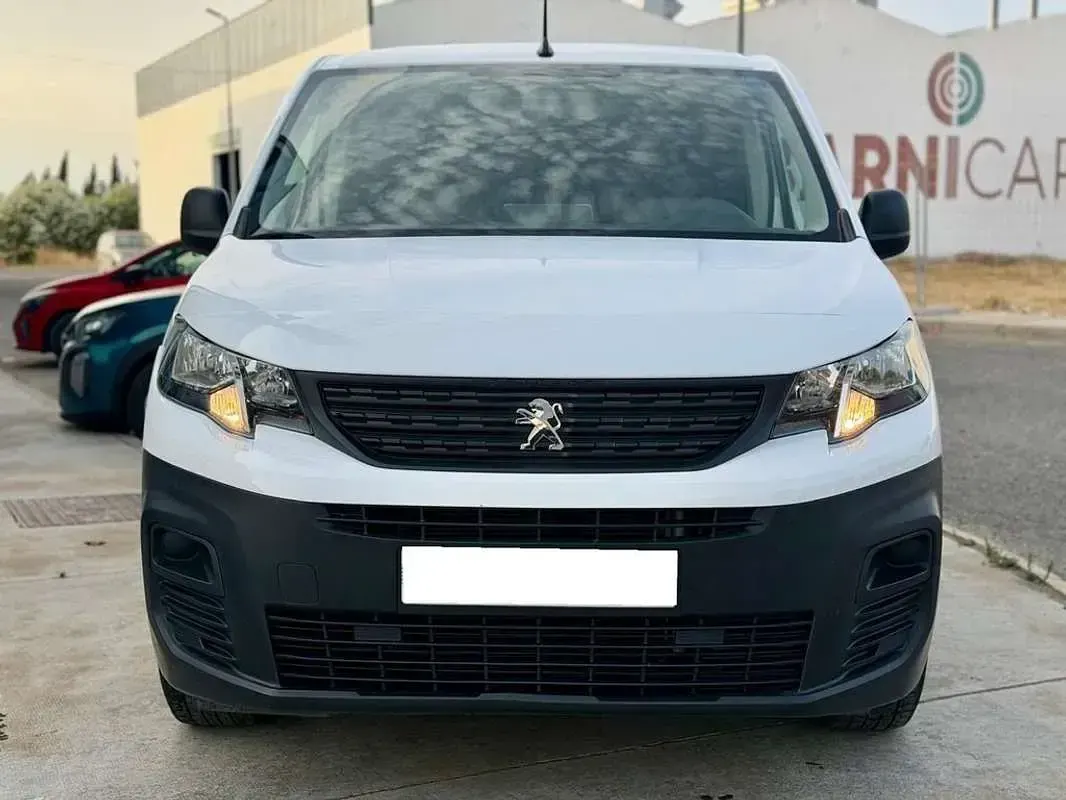 Usado Peugeot Partner S 102 CV (75 kW) 2022 Blanco Monovolumen