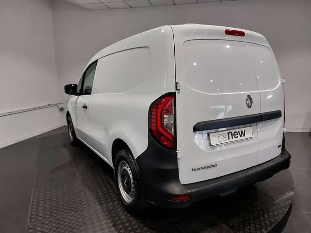 Usado Renault Kangoo 89 kW (122 CV) 2023 Blanco Monovolumen