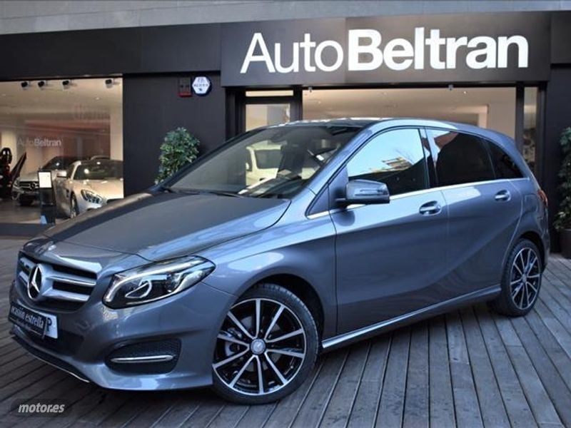 Usado Mercedes B200 136 CV (100 kW) 2017 Gris Monovolumen
