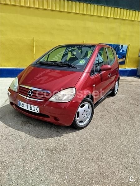 Usado Mercedes A160 Elegance 102 CV (75 kW) 2001 Granate Monovolumen