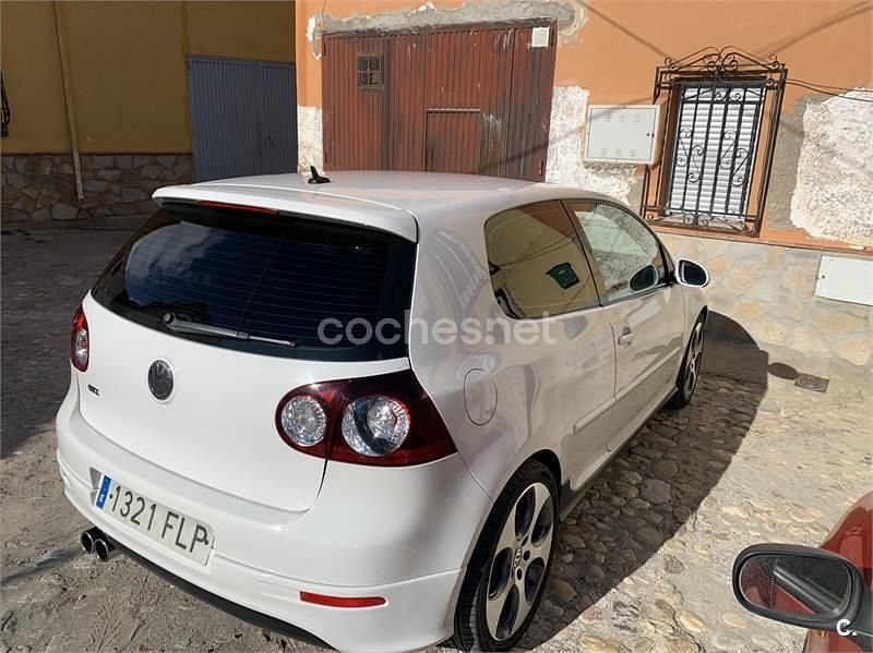 Usado VW Golf V GTI 200 CV (147 kW) 2007 Blanco Berlina