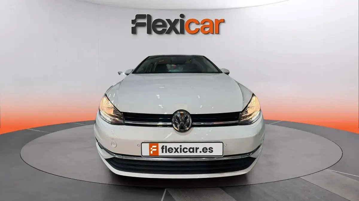 Usado VW Golf VII Advance 125 CV (91 kW) 2018 Blanco Berlina
