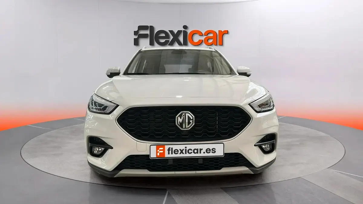 Usado MG ZS Luxury 111 CV (81 kW) 2022 Blanco SUV