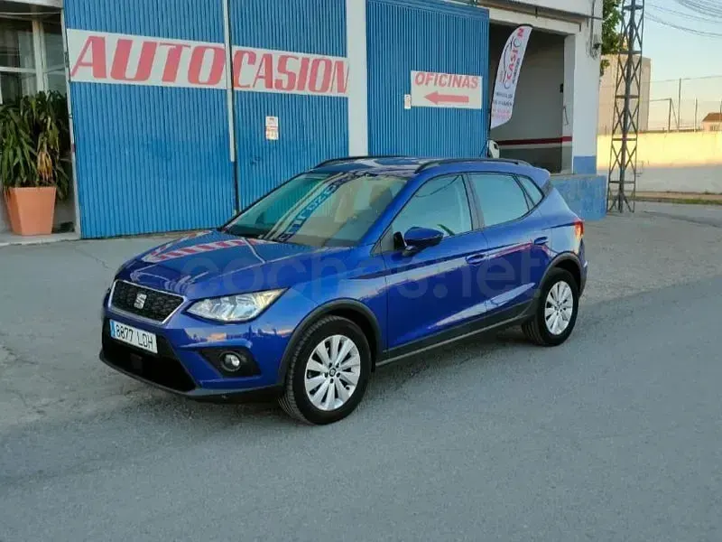 Usado Seat Arona Ecomotive 95 CV (69 kW) 2019 Azul SUV
