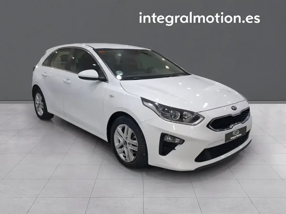 Usado Kia Ceed 120 CV (88 kW) 2021 Blanco Utilitario