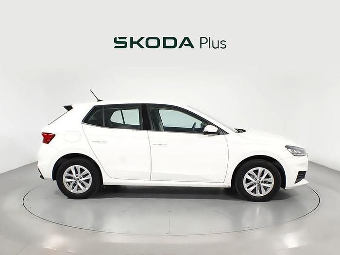 Usado Skoda Fabia Ambition 95 CV (69 kW) 2023 Blanco Berlina