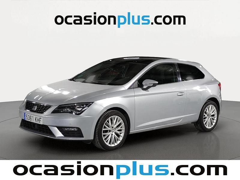 Usado Seat Leon Style Plus 125 CV (91 kW) 2018 Gris plata Utilitario