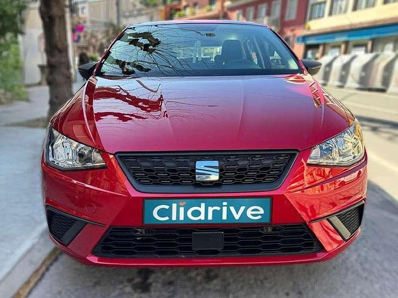 Usado Seat Ibiza Style 75 CV (55 kW) 2020 Rojo Utilitario