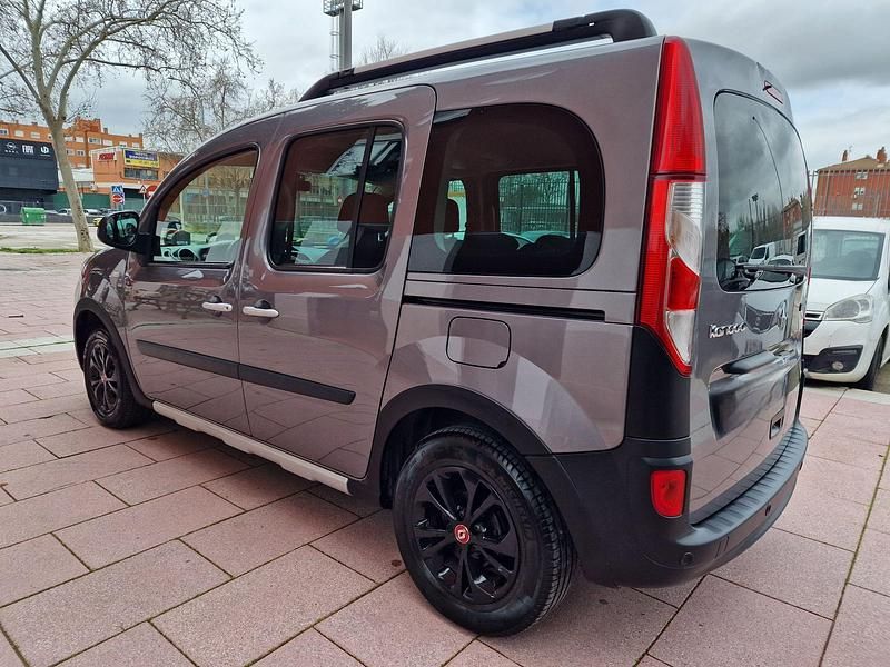 Usado Renault Kangoo 90 CV (66 kW) 2018 Gris Monovolumen