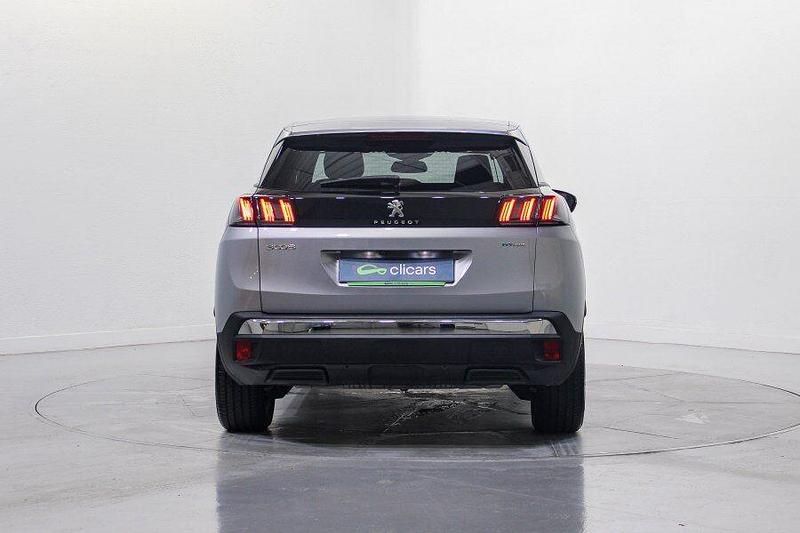Usado Peugeot 3008 Allure 180 CV (132 kW) 2024 Gris / plata SUV