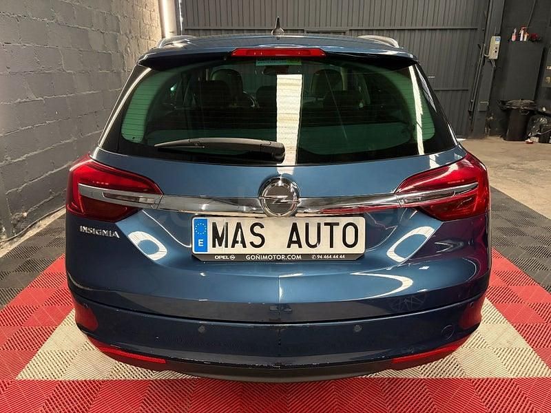Usado Opel Insignia Selective 140 CV (102 kW) 2015 Azul Familiar