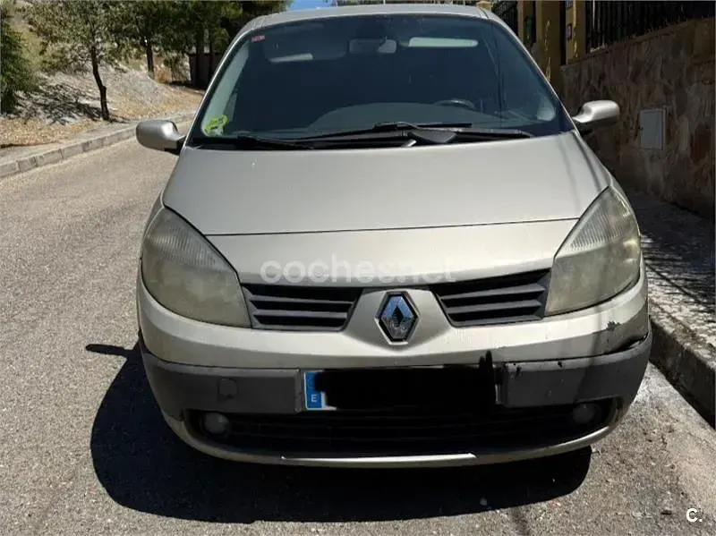 Usado Renault Scénic II Dynamique 130 CV (95 kW) 2006 Beige Monovolumen