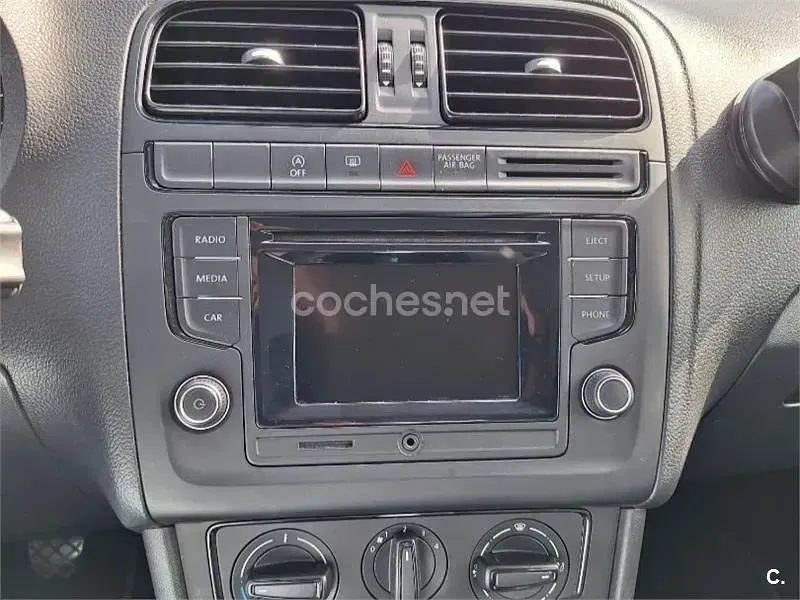 Usado VW Polo 95 CV (69 kW) 2015 Rojo Berlina