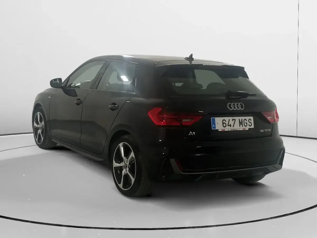 Usado Audi A1 Design 110 CV (80 kW) 2023 Negro SUV