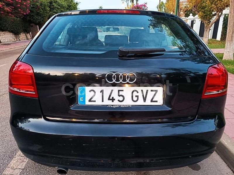 Usado Audi A3 Ambiente 105 CV (77 kW) 2010 Negro Utilitario