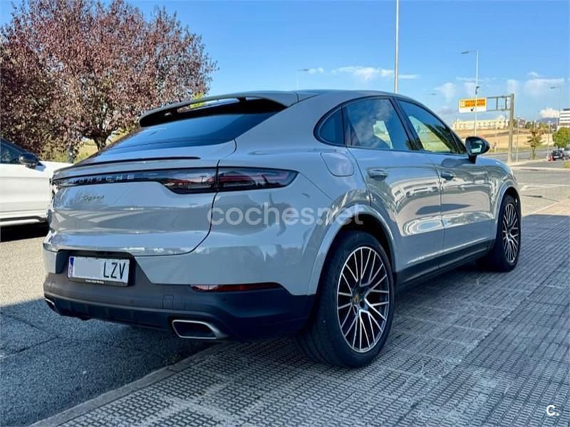 Usado Porsche Cayenne 462 CV (339 kW) 2022 Gris / plata SUV