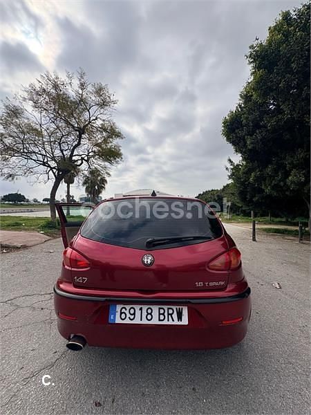 Usado Alfa Romeo 147 Progression 120 CV (88 kW) 2002 Rojo Utilitario