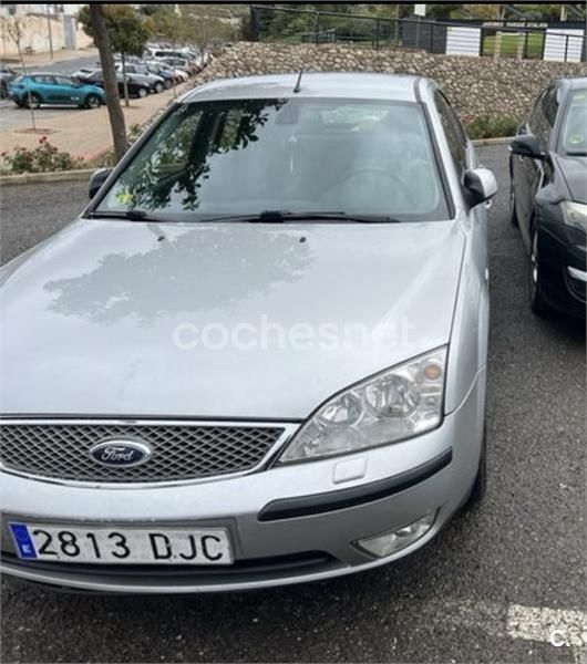 Gris / plata Usado 2005 Ford Mondeo Trend Berlina | 2400 € (Precio justo) - Imagen 1/2
