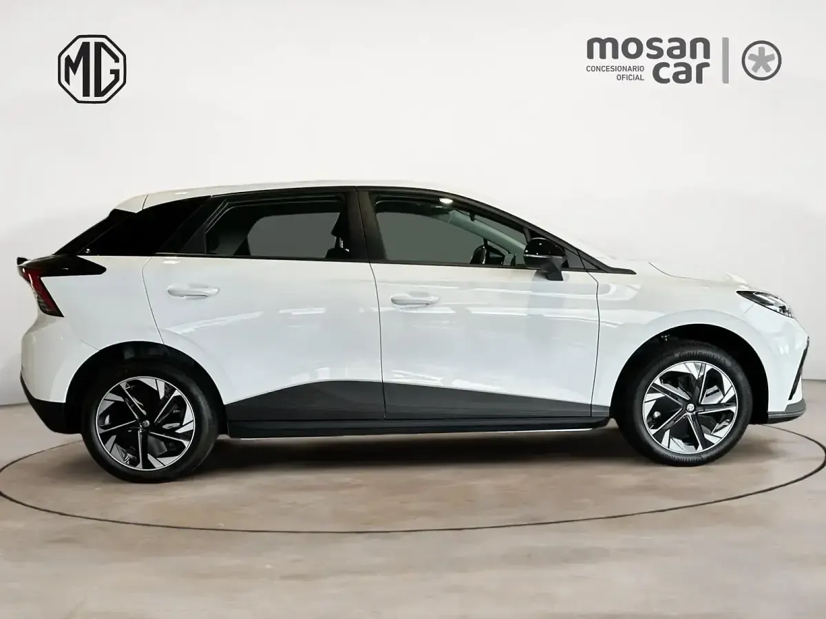 Usado MG MG5 EV 125 kW (170 CV) 2025 Blanco Familiar