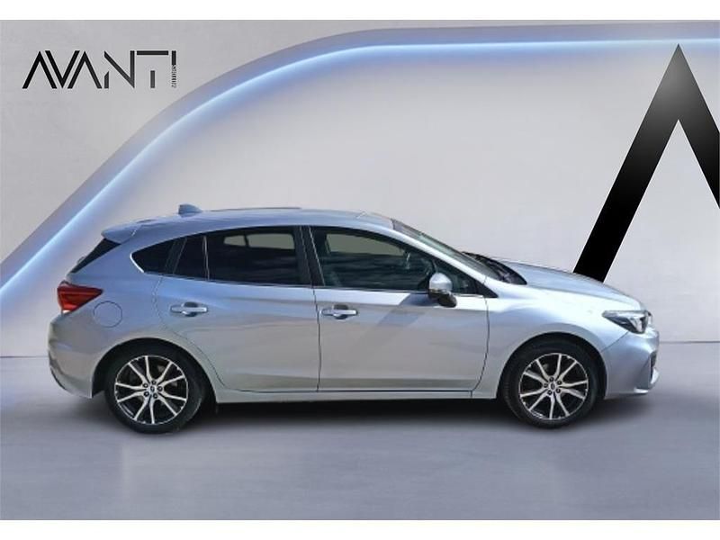 Usado Subaru Impreza 114 CV (83 kW) 2018 Gris Utilitario