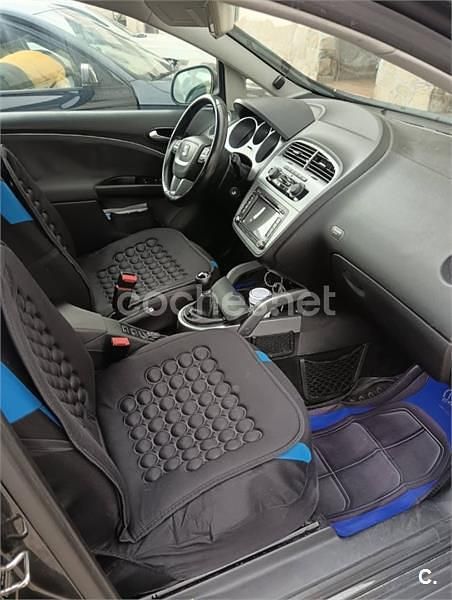 Usado Seat Altea XL Reference 105 CV (77 kW) 2011 Gris / plata Monovolumen