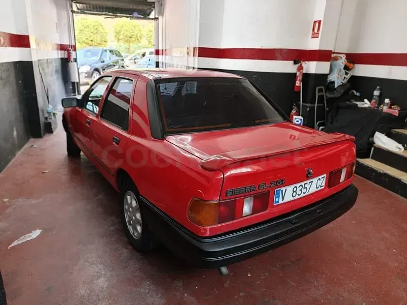 Usado Ford Sierra 123 CV (90 kW) 1989 Rojo Berlina