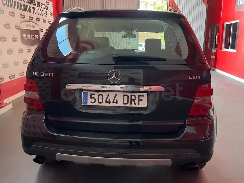 Usado Mercedes ML320 224 CV (164 kW) 2005 Negro SUV