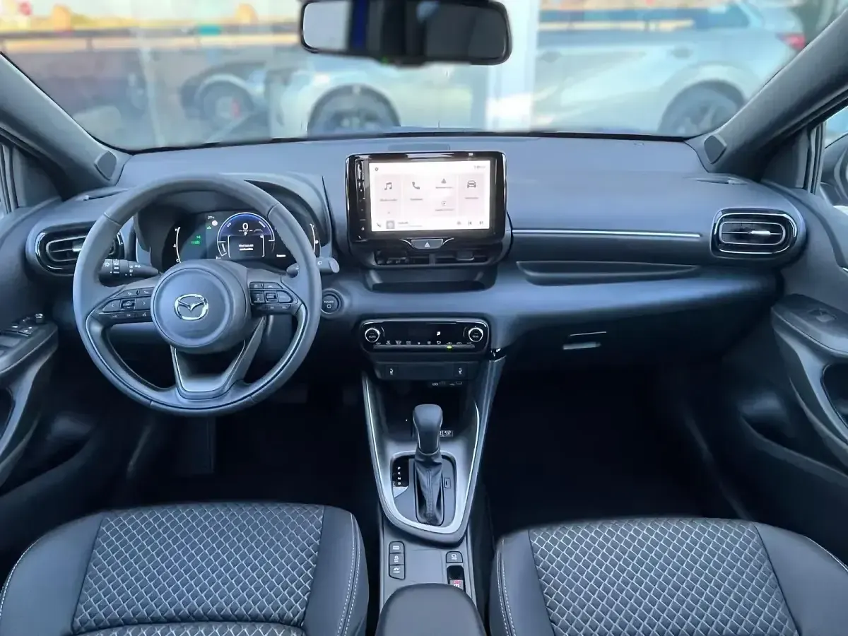 Usado Mazda 2 Homura-Line 116 CV (85 kW) 2025 Azul Berlina