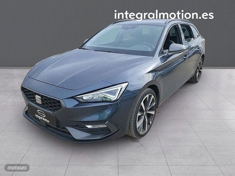 Usado Seat Leon FR 204 CV (150 kW) 2021 Gris Familiar