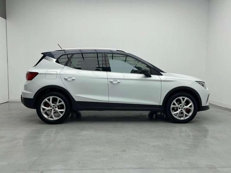 Usado Seat Arona FR 150 CV (110 kW) 2023 Blanco SUV