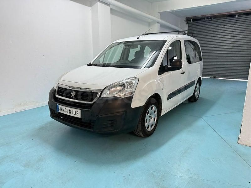 Usado Peugeot Partner Tepee Active 100 CV (73 kW) 2015 Blanco Monovolumen
