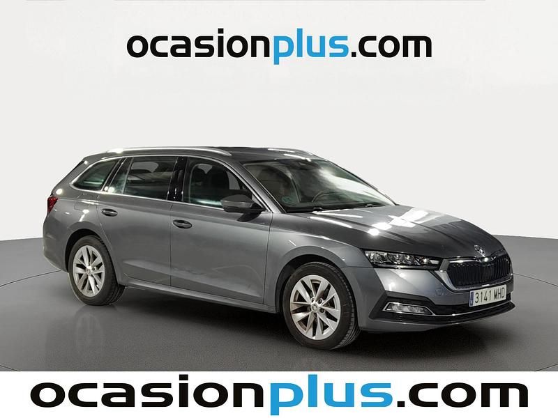 Usado Skoda Octavia Selection 150 CV (110 kW) 2023 Gris Familiar