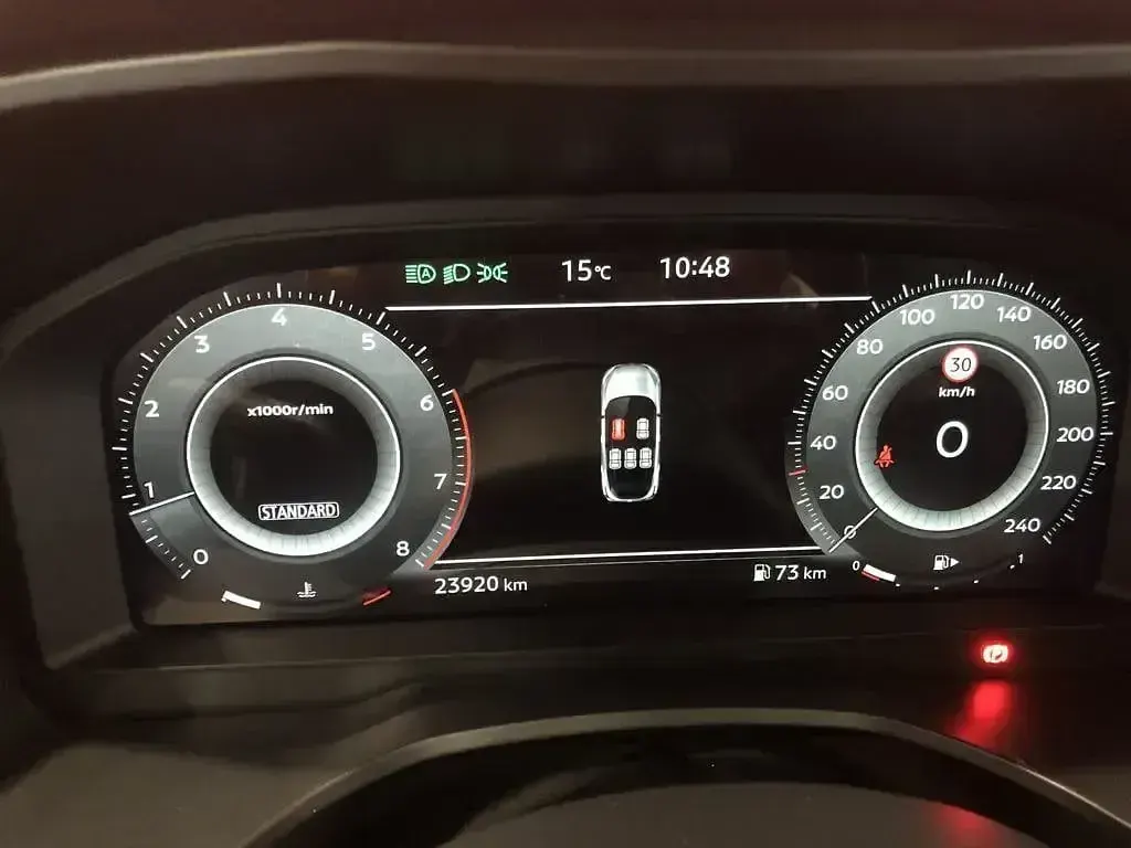 Usado Nissan Qashqai N-Connecta 140 CV (102 kW) 2024 Katana grey (metalizado) SUV